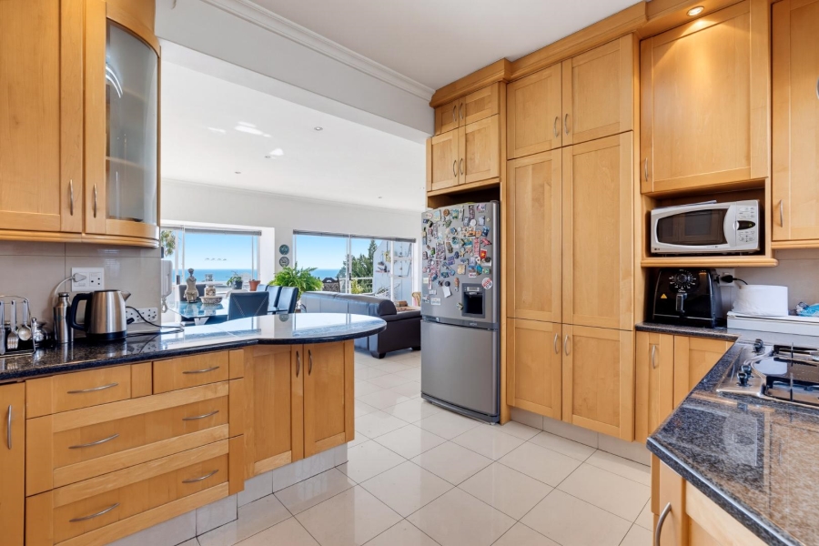 3 Bedroom Property for Sale in Sea Point Western Cape